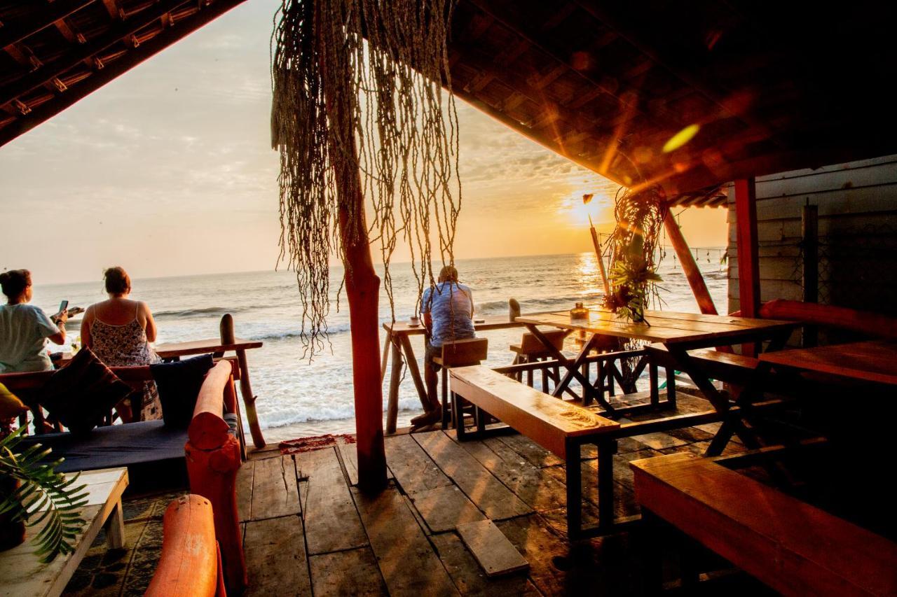 Brother'S Beach Home Boossa Экстерьер фото