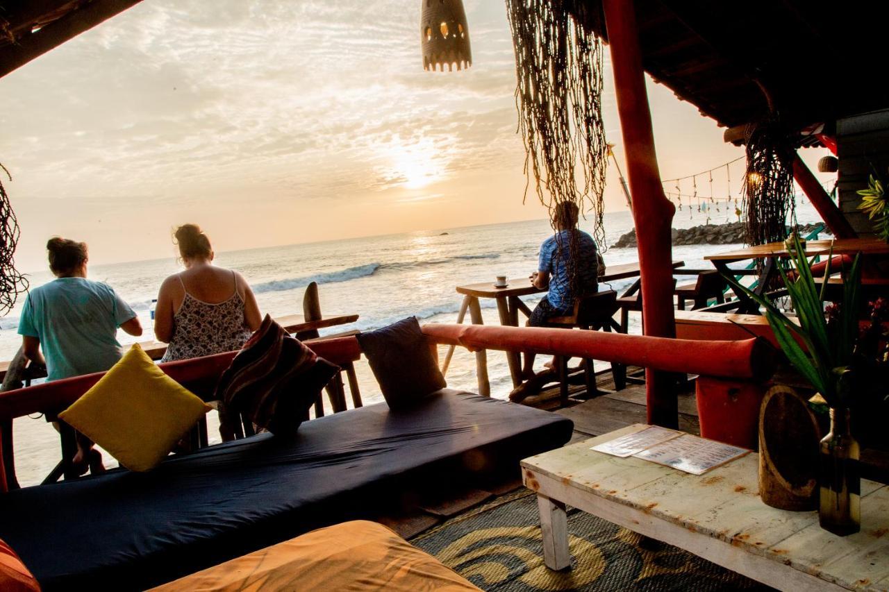 Brother'S Beach Home Boossa Экстерьер фото