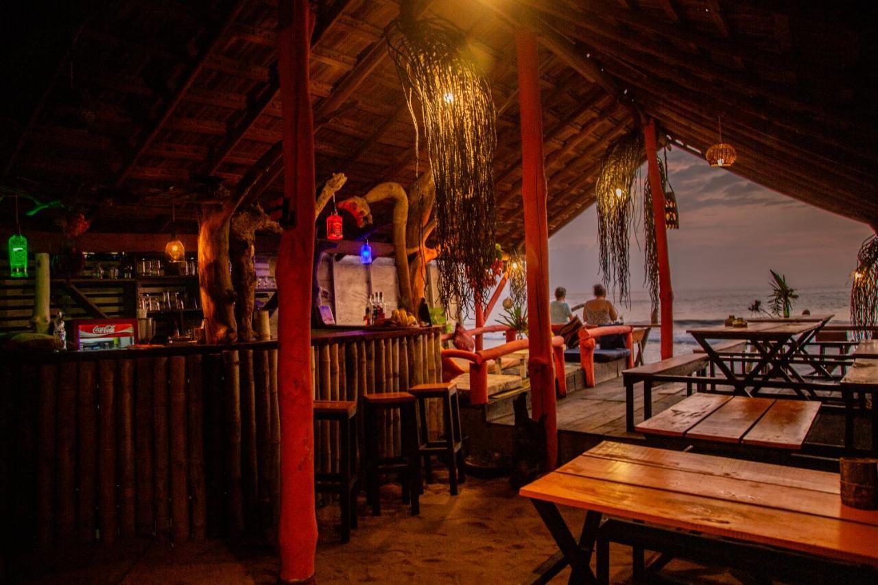 Brother'S Beach Home Boossa Экстерьер фото