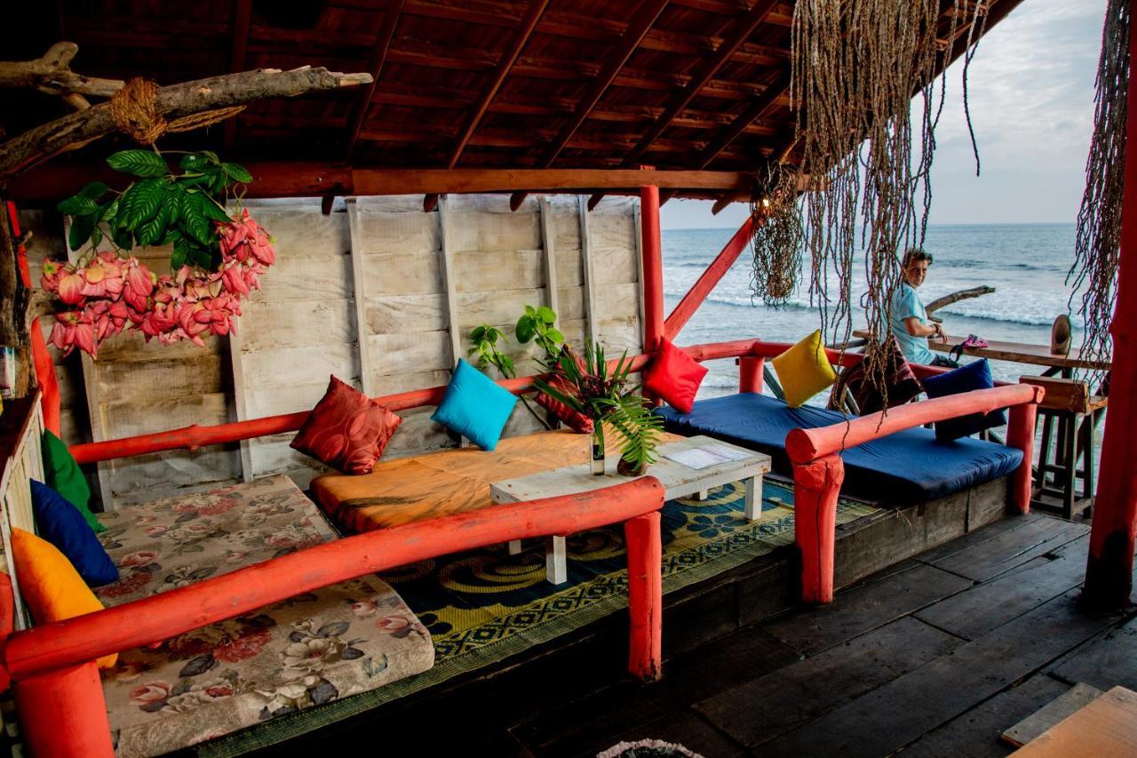 Brother'S Beach Home Boossa Экстерьер фото